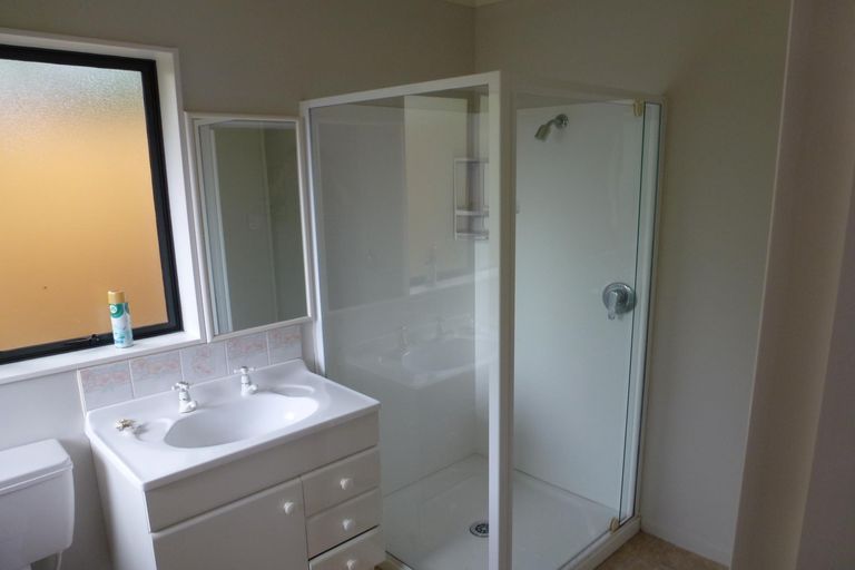 Photo of property in 23 Greenwood Place, Fitzherbert, Palmerston North, 4410