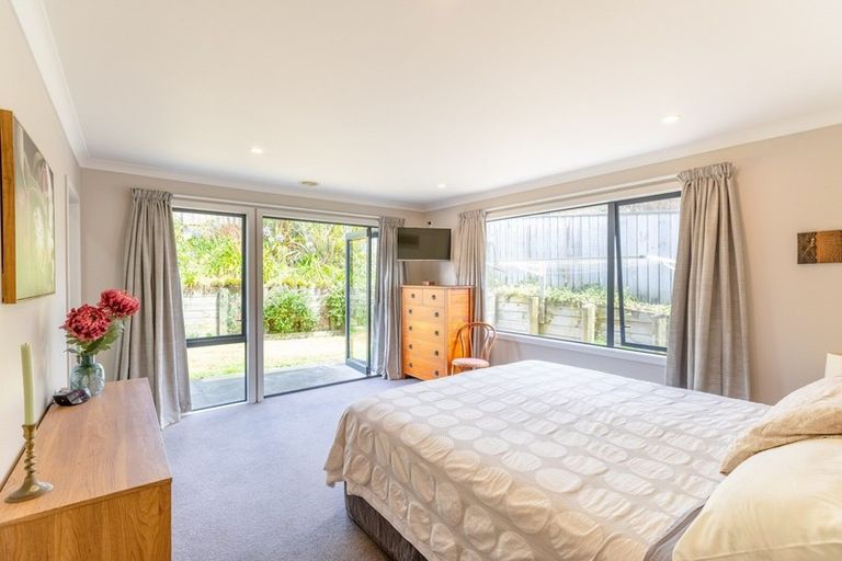 Photo of property in 12 Aotea Drive, Aotea, Porirua, 5024