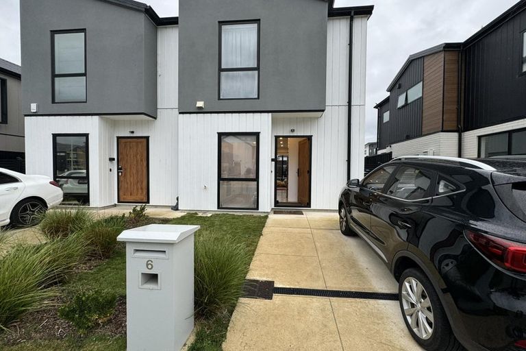 Photo of property in 6 Castletown Street, Wallaceville, Upper Hutt, 5018