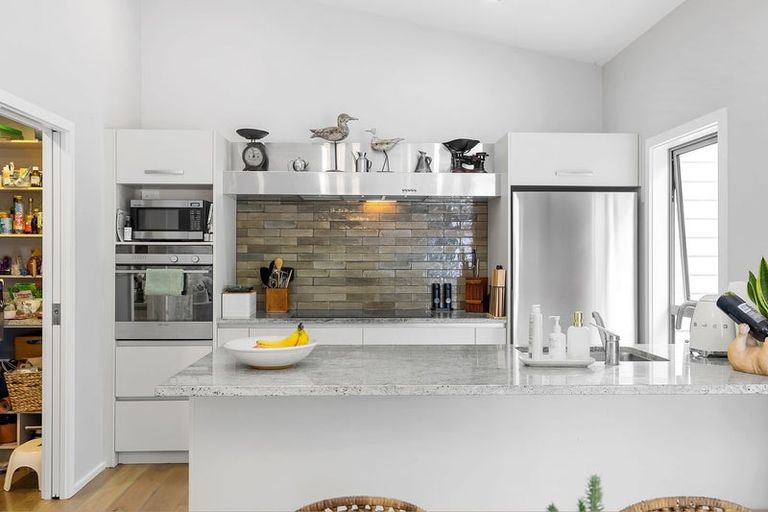 Photo of property in 10 Parawera Drive, Acacia Bay, Taupo, 3330