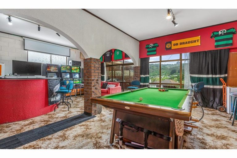 Photo of property in 18-20 Bledisloe Crescent, Wainuiomata, Lower Hutt, 5014