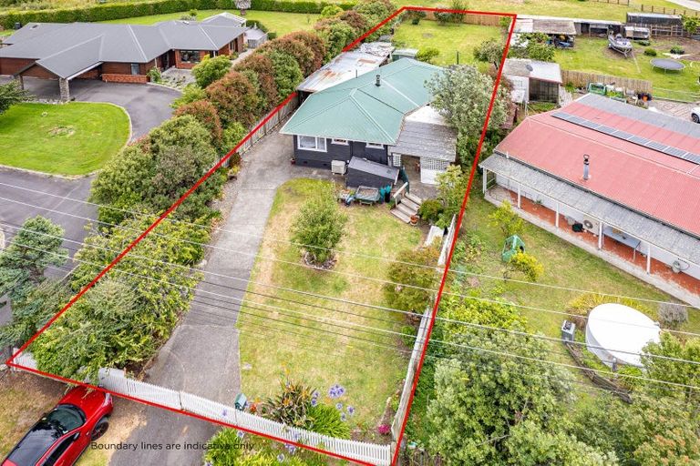 Photo of property in 64 Wikitoria Road, Putiki, Whanganui, 4501