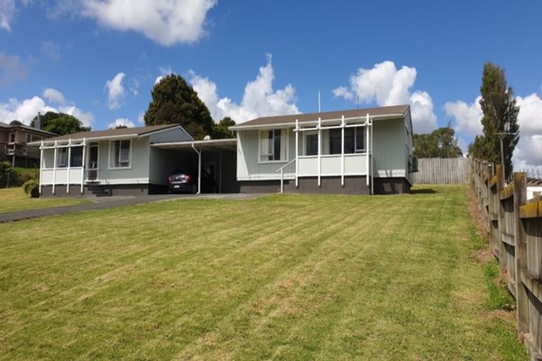 Photo of property in 42 View Street, Maungaturoto, 0520