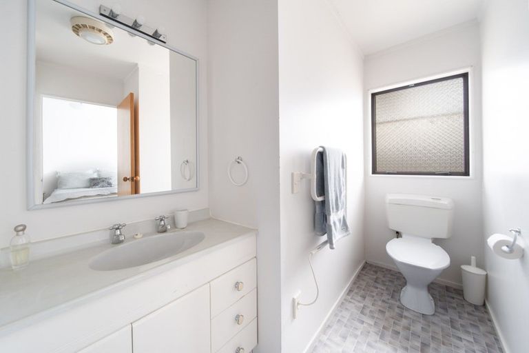 Photo of property in 2/108 Western Hills Drive, Kensington, Whangarei, 0112