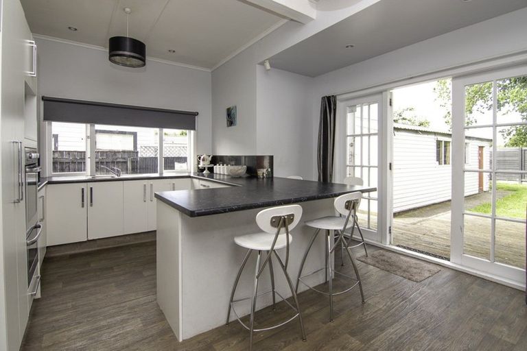 Photo of property in 36 Shamrock Street, Takaro, Palmerston North, 4412