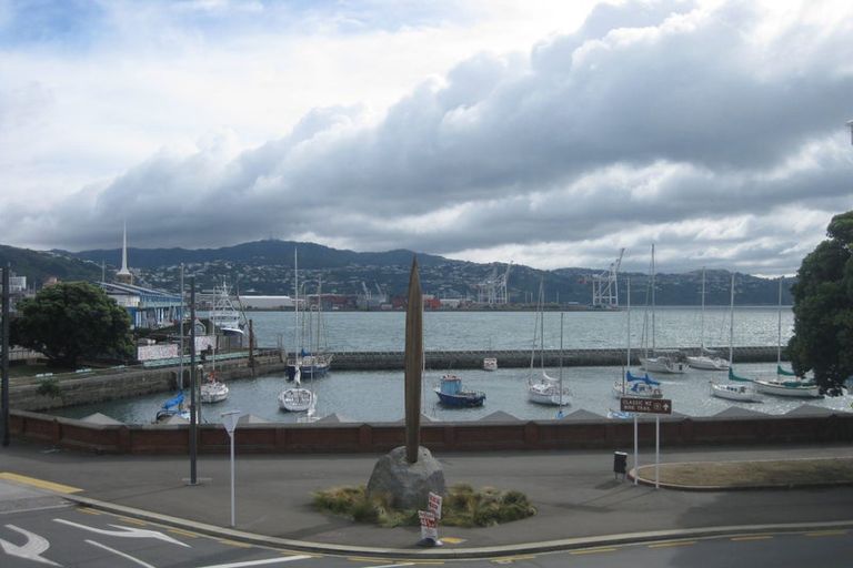 Photo of property in 80 Oriental Parade, Oriental Bay, Wellington, 6011
