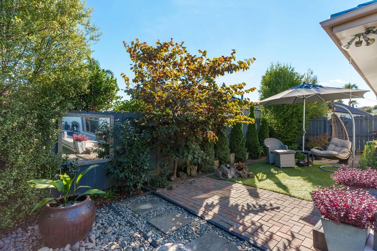 Photo of property in 26 Palmcrest Grove, Highland Park, Auckland, 2010