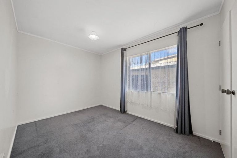 Photo of property in 1 Dalmahoy Place, Wattle Downs, Auckland, 2103