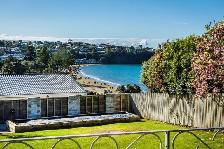 Photo of property in 2/30 Beechwood Road, Rothesay Bay, Auckland, 0630