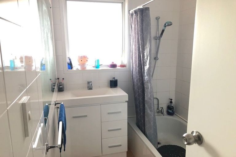 Photo of property in 423 Bucklands Beach Road, Bucklands Beach, Auckland, 2012