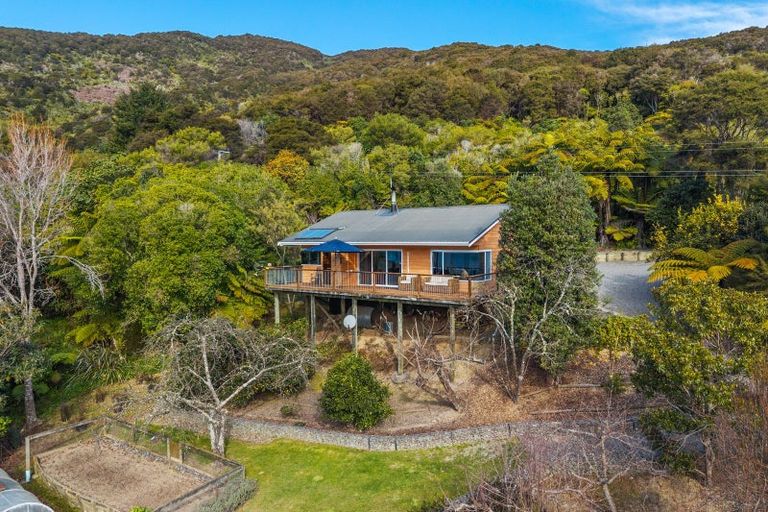 Photo of property in 674 Moetapu Bay Road, Moetapu Bay, Picton, 7282