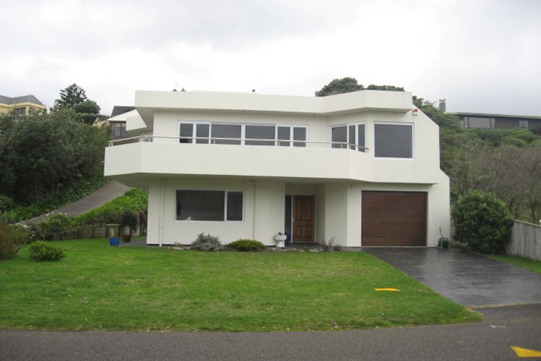 Photo of property in 17a Groves Road, Raumati Beach, Paraparaumu, 5032