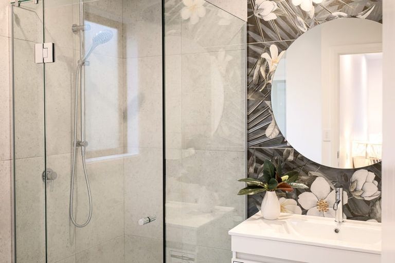 Photo of property in 1 Mangatainoka Lane, Awapuni, 4412