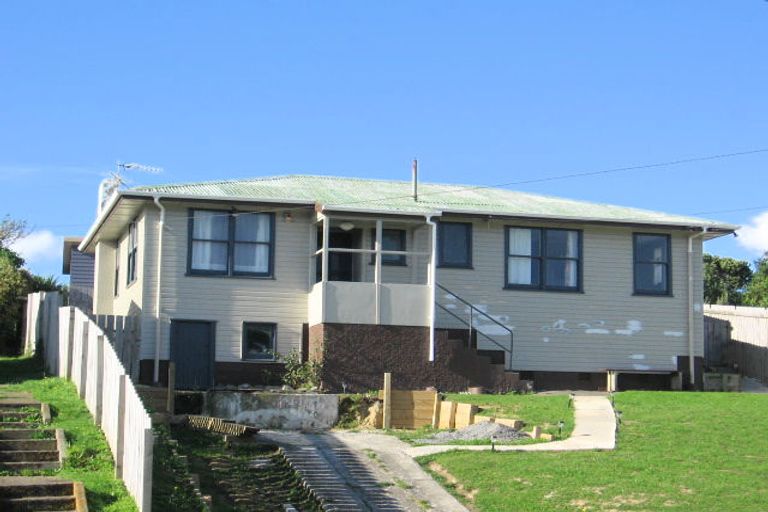 Photo of property in 5 Taupiri Crescent, Titahi Bay, Porirua, 5022