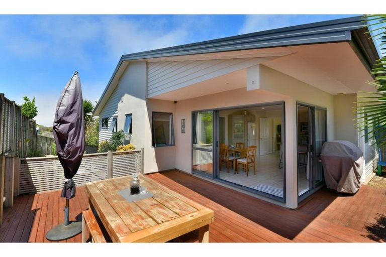 Photo of property in 88a Brian Crescent, Stanmore Bay, Whangaparaoa, 0932