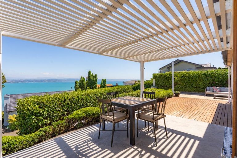 Photo of property in 135 Thompson Road, Bluff Hill, Napier, 4110