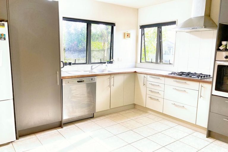 Photo of property in 11/64 Schnapper Rock Road, Schnapper Rock, Auckland, 0632