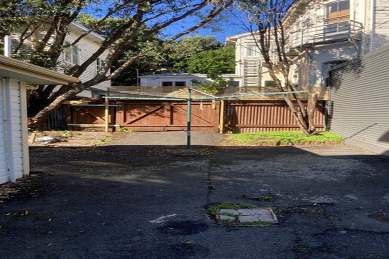 Photo of property in 11 Brougham Street, Mount Victoria, Wellington, 6011