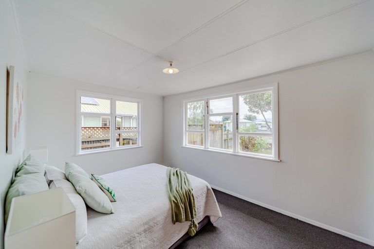 Photo of property in 12 Constable Crescent, Onekawa, Napier, 4110