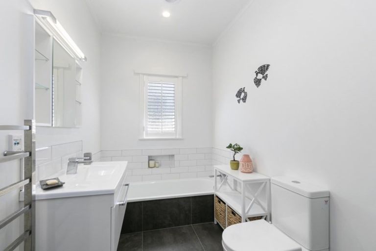Photo of property in 48 Cudby Street, Woburn, Lower Hutt, 5011