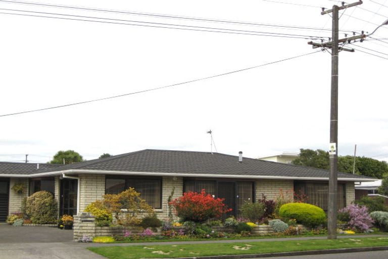 Photo of property in 1/27 Whiteley Street, Moturoa, New Plymouth, 4310