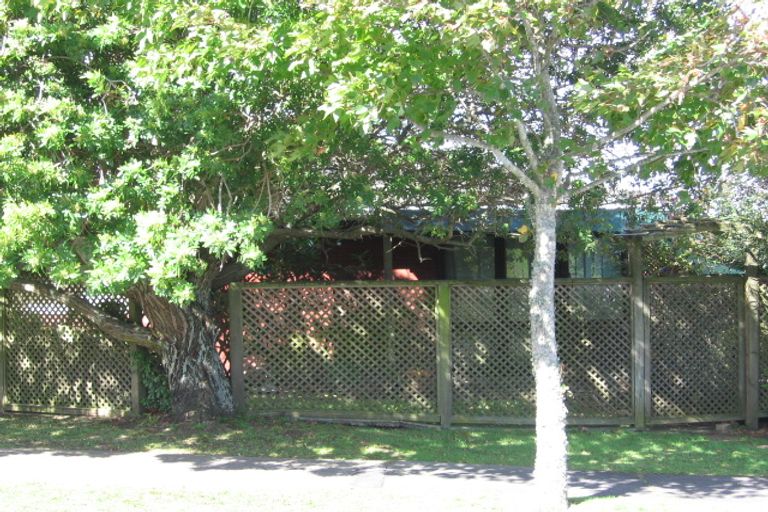 Photo of property in 1/9 Anna Watson Road, Half Moon Bay, Auckland, 2012