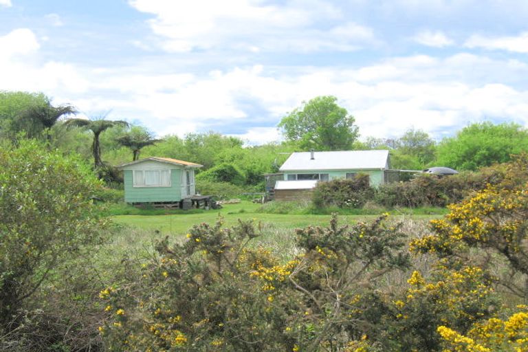 Photo of property in 1 Rangitaitaia Road, Mourea, Rotorua, 3074