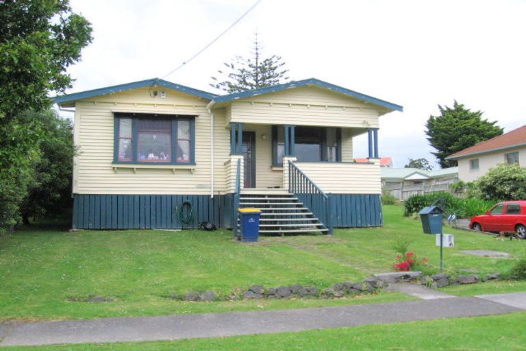 Photo of property in 19 Clayburn Road, Glen Eden, Auckland, 0602