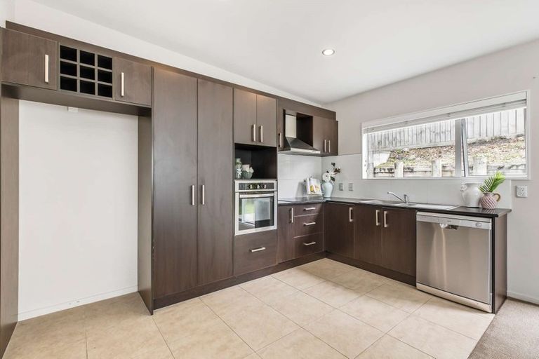 Photo of property in 11 Cityview Place, Massey, Auckland, 0614