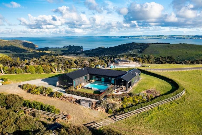 Photo of property in 4 Te Wairoa Lane, Tinopai, Matakohe, 0593