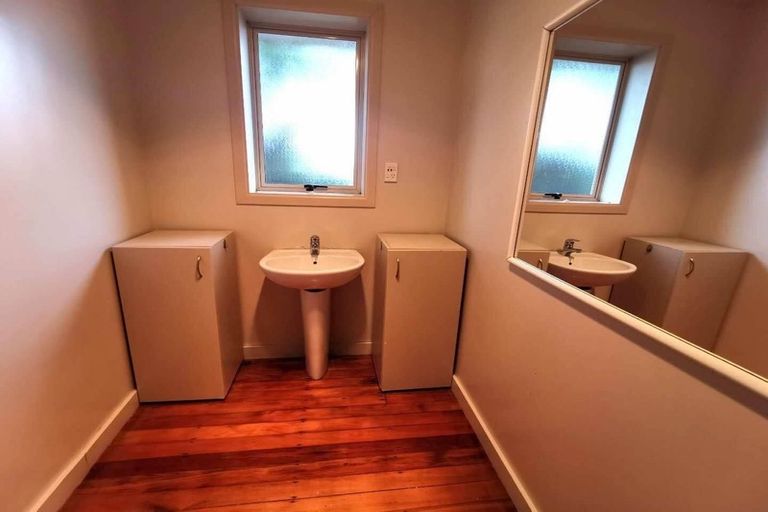 Photo of property in 3 Glenora Place, Hornby, Christchurch, 8042