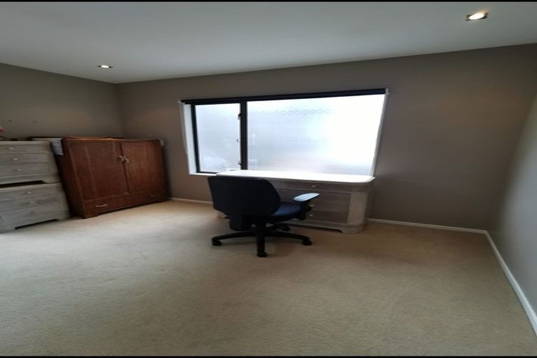 Photo of property in 40 Hale Crescent, Bayview, Auckland, 0629