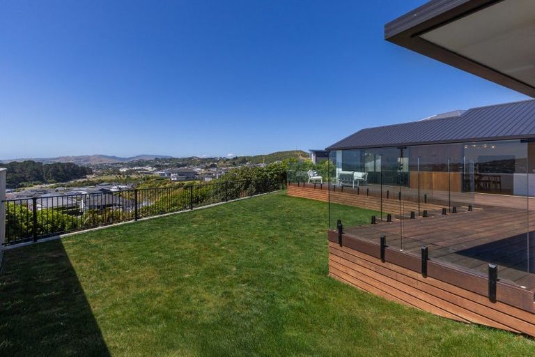 Photo of property in 60b Queen Charlotte Drive, Aotea, Porirua, 5024