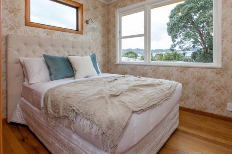 Photo of property in 126 Seaview Road, Whangamata, 3620