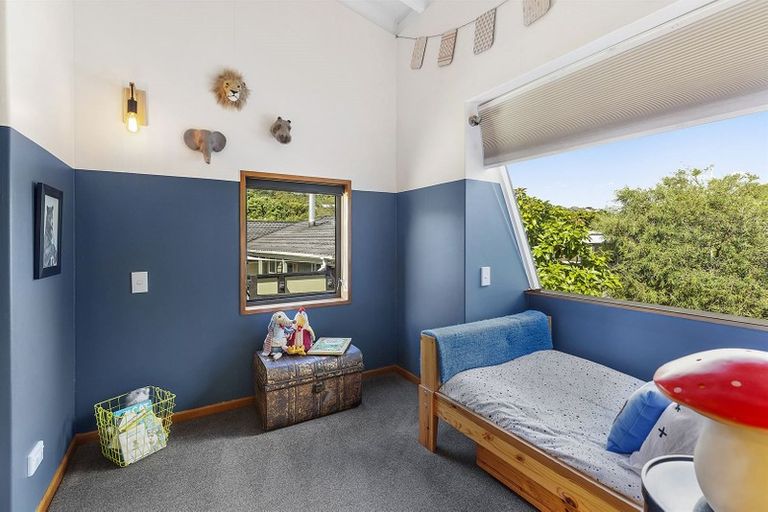 Photo of property in 7 Ayr Place, Papakowhai, Porirua, 5024