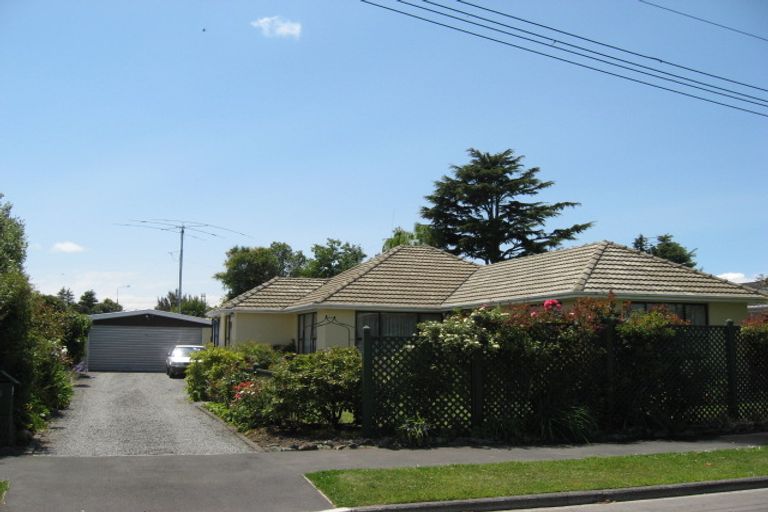 Photo of property in 6 Kyeburn Place, Avonhead, Christchurch, 8042
