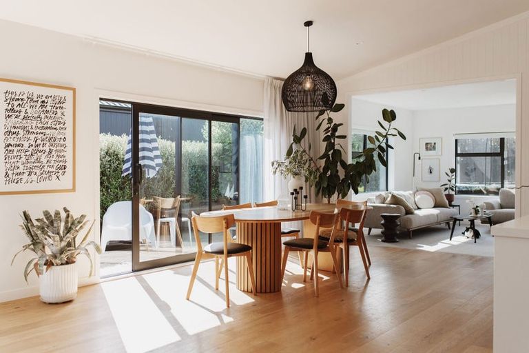 Photo of property in 72 Waipunahau Road, Waikanae, 5036