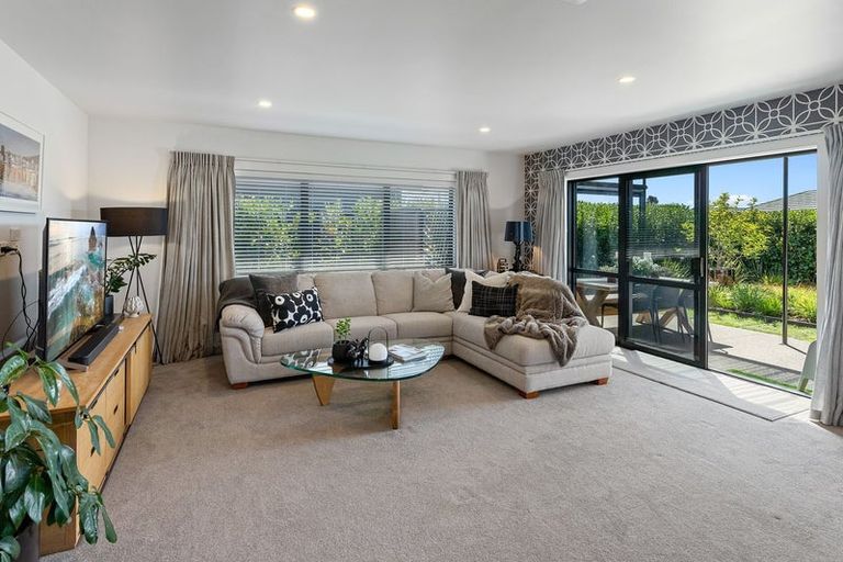 Photo of property in 53 Waipunahau Road, Waikanae, 5036