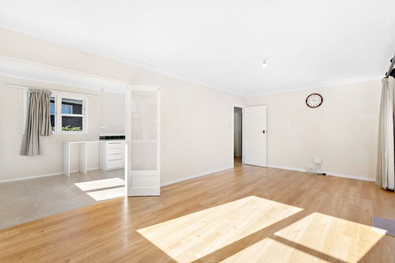 Photo of property in 56 Bolton Street, Blockhouse Bay, Auckland, 0600