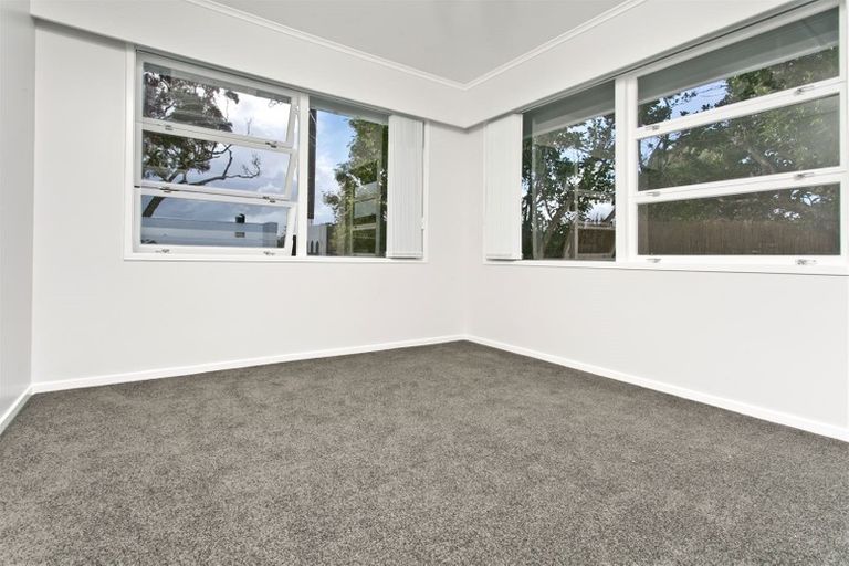 Photo of property in 1/223 Eskdale Road, Birkenhead, Auckland, 0626