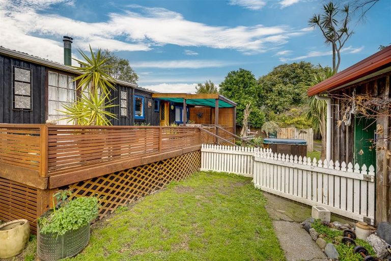 Photo of property in 1/422 Main North Road, Bay View, Napier, 4104