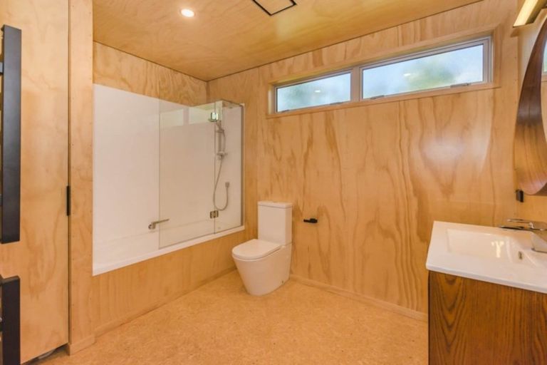 Photo of property in 54a Renown Road, Raumati South, Paraparaumu, 5032