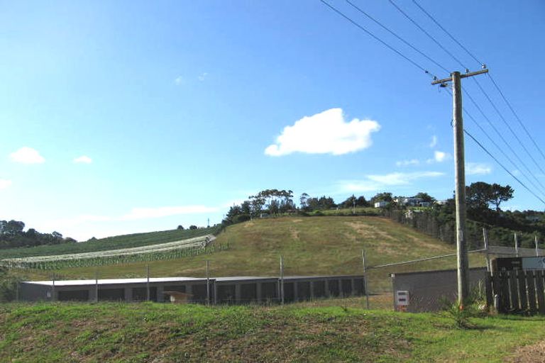 Photo of property in 16a Totara Road, Onetangi, Auckland, 1081