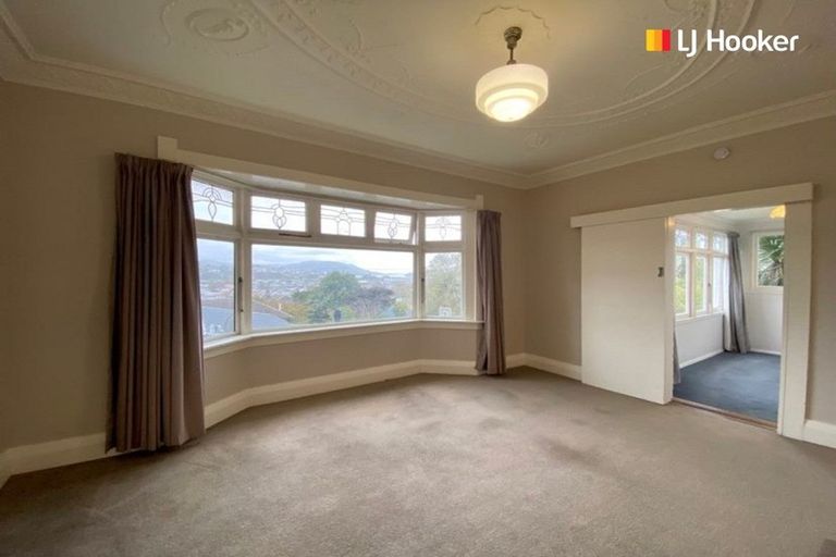 Photo of property in 84 Hazelhurst Pass, Caversham, Dunedin, 9012