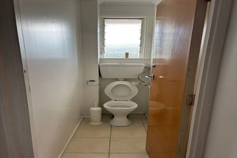 Photo of property in 9 Archlynn Road, Kelston, Auckland, 0602