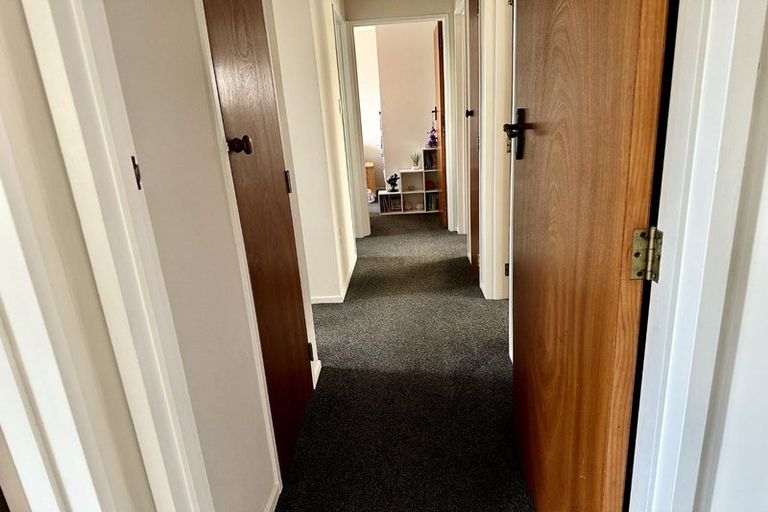 Photo of property in 24 Suzanne Grove, Kelvin Grove, Palmerston North, 4414