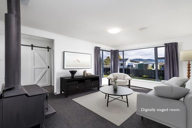 Photo of property in 1 Holmes Street, Waimate, 7924