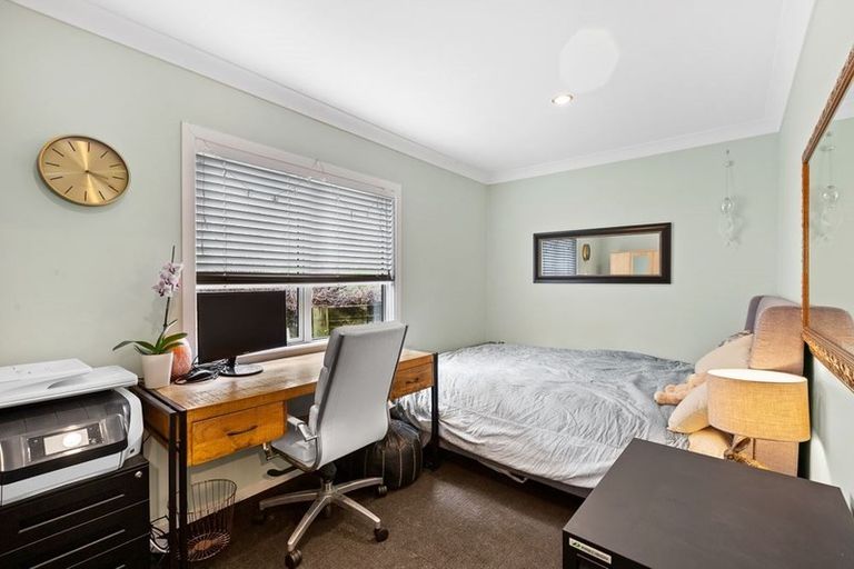 Photo of property in 16 Fern Court, Orewa, 0931