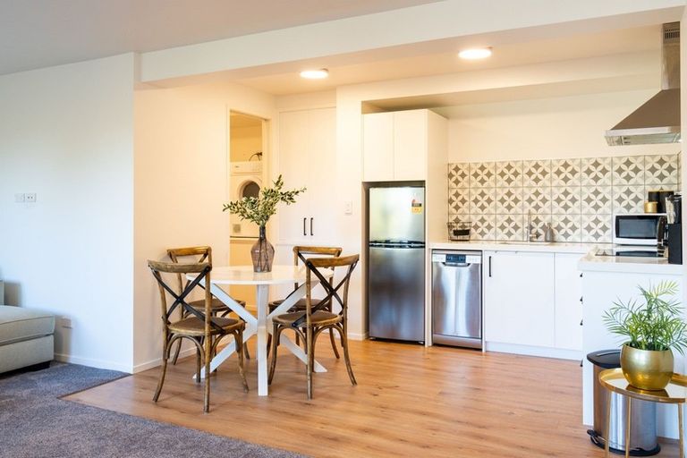 Photo of property in 10 Lincoln Road, Bluff Hill, Napier, 4110