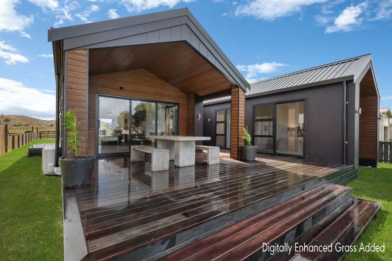 Photo of property in 16 Coleman Avenue, Waverley, 4591